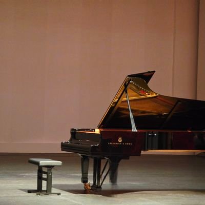 sangsang_dal's profile picture. 음악좋아하고 노래잘하는 사람 좋아해여😊
클래식 조아함.