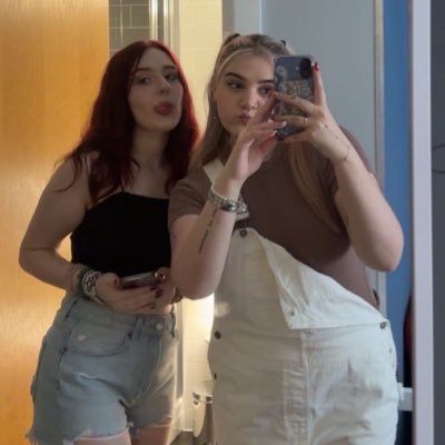 love you to the moon and to saturn - duo @gemfroggo - 💙 chlo