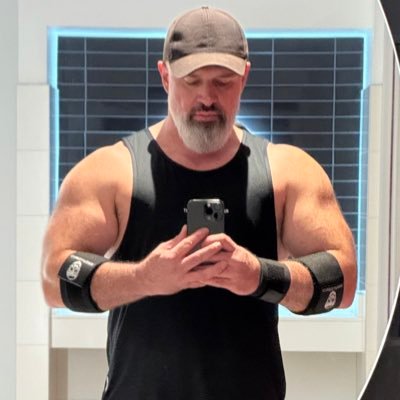 Glazed donut connoisseur, plus size hand model, Neurodivergent, InfoSec, Gracie Jiu-Jitsu purple belt, zombie killer & lover of pitbulls.