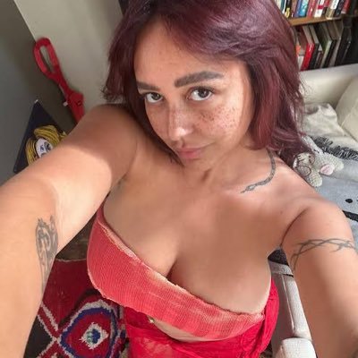 I’m a mobile licensed massage therapist I render all types of body massages,cracks and therapy at fair and affordable rates 🥰🥰🥰🥰