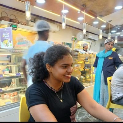 Shravya424's profile picture. https://t.co/BMARLyGnyQ

love sports
