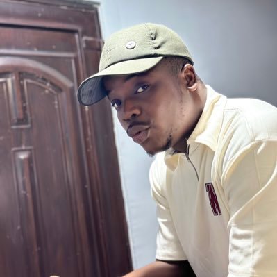 OlayeOpetosimi's profile picture. An author ll writer || lover of good music 😊 @ugoccie Stan ❤ Olamide Baddo for life 👑 ll Lionel Messi is the GOAT 🐐