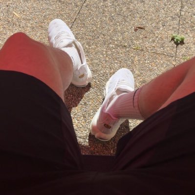 👑 Bi 22ans. Tu payes pour exister. 💳 Les faibles financent mon plaisir. 💸 Inutile, mais solvable. Pose ton offrande 20€ Findom