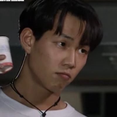 Sporey11's profile picture. 19 She/Her still mourning squid game S3 but at least I have my Tumblr musical slop