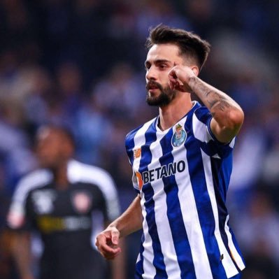 @fcporto fan, um apreciador de futebol, principalmente do futebol do Fábio Vieira