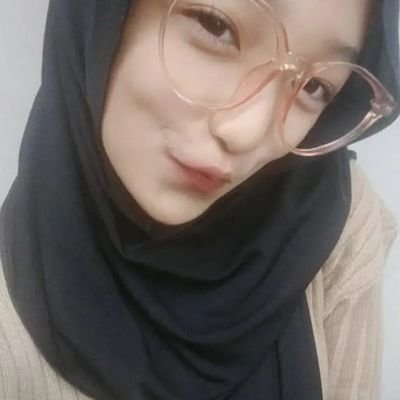 SusintaGzal's profile picture. peach ✌️