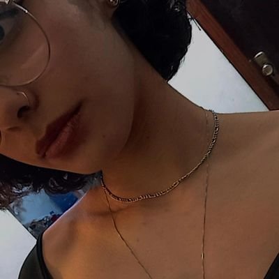 A menina do Roxo sem o roxo 🤝
Fragmento Giulia sobre efeito de terapia, porém eu ainda curso Física.
Biz Sexy e uau, from Minas Gerais e Manos Específicos