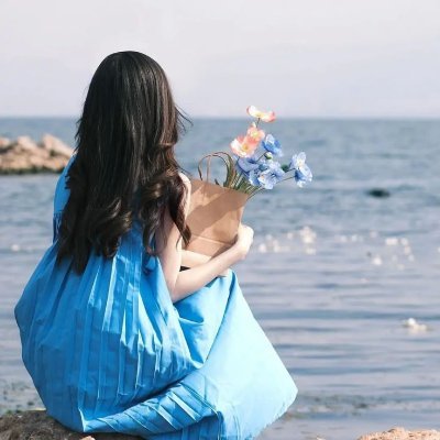 sevrq16892767's profile picture. The sea breeze is gentle, and the flowers are blooming quietly. I am not waiting for anyone, I am just loving myself. 日本語(少し)