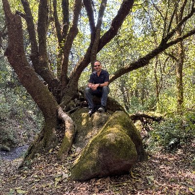 Administrador de elección y tuitero por convicción! IM70.3 6:29 UM 8:36 Maratonista 3:24:11 Atleta con causa! Observador del cielo y las estrellas...