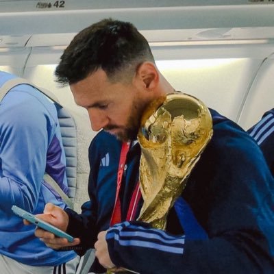 Holy_nath's profile picture. •Information Technology •Messi •NSNV❤️✨