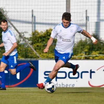 HaakonHundsnes's profile picture. Skyter mye fra hofta. Bommer mest. Til tider veldig kverulerende. Tok ballen fra Birkir Bjarnason en gang. Kommentere også ishockey for Tv2.