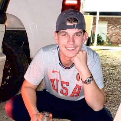 24|| Just a finance bro.. who helps his friends win money on sports.. 🦍 Global but local 🌐