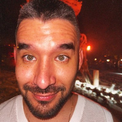 El hermano gemelo de @davidmenea. https://t.co/jc7EhU5PAj