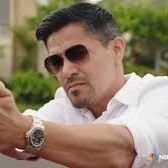 Magnum , a private investigator in Hawaii, who uses his military skills and charm to solve mysteries. #parodyaccount