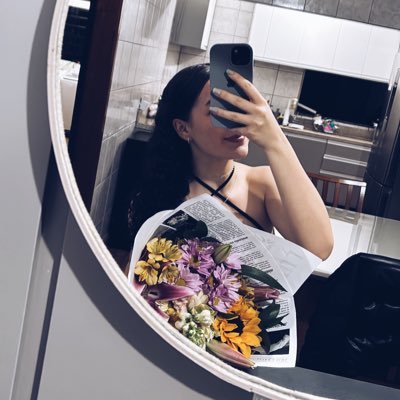 yas_tay_ Profile Picture