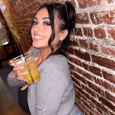 💫 Lifestyle & Fashion | Memes + Real Life 👻 yeskalee479 | IG: yeskka1414 💸 Life of the party • Money Maker • Always Lit