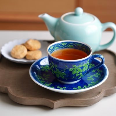 お茶とお菓子が多めの茶党&甘党。紅茶、日本茶、台湾茶、中国茶etcお茶ならなんでも好きです。もふもふな動物も大好き。他 |アフタヌーンティー|茶器|読書|映画|文具|コスメ|綺麗・美しいもの