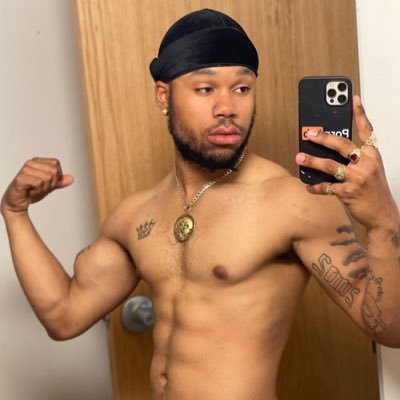 SOLO content creator 📸 OPEN MINDED EVERYONE DESERVES LOVE ❤️ DM ME FOR CONTENT PURCHASE