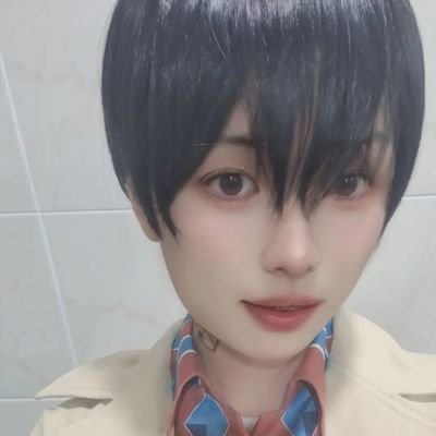 前のアカウント凍結されました/成人済/本@sapchang12
/韓国人/BSD/ボカロ/HQ/アニメ主力コスプレ(男装女装両方)/
元々FFさんだった方は気軽にFFして下さい😊
tiktok使っているので左右反転される場合が良く有ります!/日本語勉強中/片思い3日までです✨