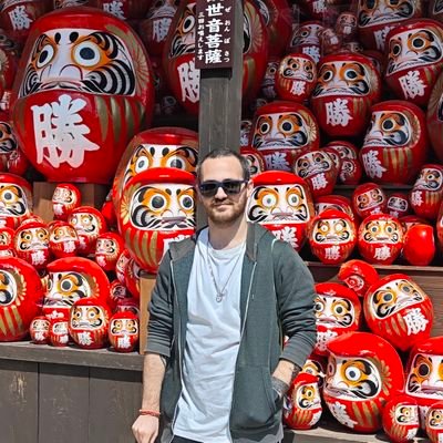 XXIX. A veces me llamo Yoigo y Mauro. Desastre. Nakama. 9¾. Videojuegos como forma de vida. Hermano de @raulcalderon15. No soy lento, tengo lag. ID 07/04/18.