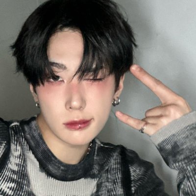 they/them. 25+.
🔞 account for kpop and whatever else. rpf; multi. follow rq's are okay, but please be 20+.
