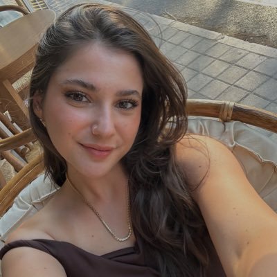 TijdaSezgin's profile picture. geç olmadan güç olmadan ben ölmeden