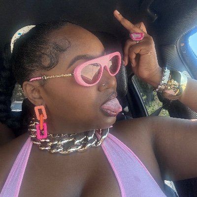 I swear to gawd im only a bitch on the surface 😘