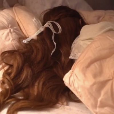 dreem91012's profile picture. I don’t give a shit what the world thinks , i was born a witch i was born a painter i was born fu*kked But i was happy in my way 🐉🧚🏻‍♀️