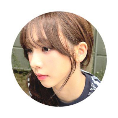 beauotys's profile picture. Petal-soft beauty, glowing quietly.