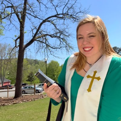 she/her | exvangelical/ordained alliance of baptist/current united methodist | 🥖 & 🌹| southern optimist