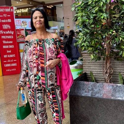 MarwahNeelu's profile picture. 