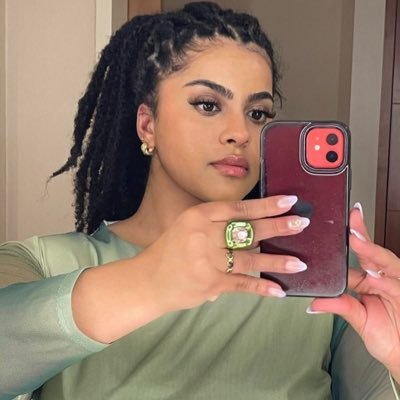 Ordained Priestess & Spiritual guide. Godess Energy 🧜♀️ Oracle & Tarot readings 🃏🎴🀄️ (DM to Book with me) 🏳️🌈 🇯🇲