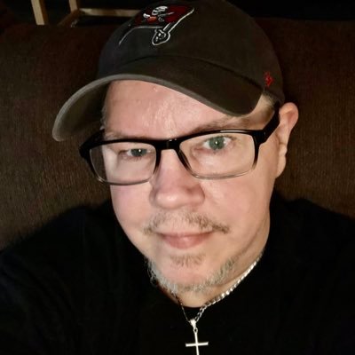 Trust in God, he knows what’s best for you!!! 🙏🏻✝️ 3 🐶❤️. Fav 🏈 teams ⭕️U and TB Bucs/Baker M. fan! DC fan/⚾️ NYY! 🏀Okc Thunder! NO DM’S!!