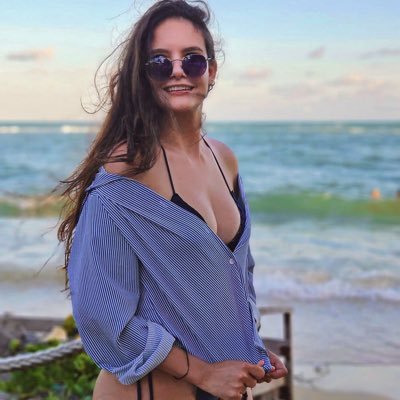 Afiliada da twitch https://t.co/sv4yuzHV4v | Former @oddikgg | editora de vídeo