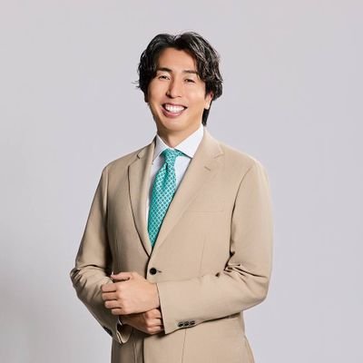 就活支援サービス【GROWPATH】の立ち上げ。
現在、3社9事業に携わる。
ジャパン株式会社【BPO・RPO・転職支援・SES・講演会講師・美容院・リラクゼーションサロン】
株式会社セレクト【品川プリンスホテル内にリテールショップを出店中】
リアルエステート合同会社【関西に1棟マンションを建築。サブリース中】