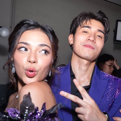 suzy4mikbrent's profile picture. 333 | their stares speak louder than words