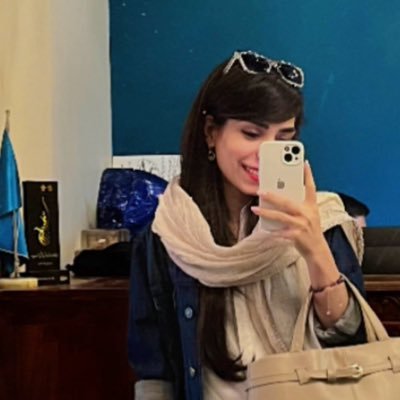 ToOKiOoo25's profile picture. در مرز پوچی و امید | Marketing & UI/UX Design lover