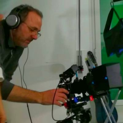 Maestro d'Arte, Grafico Pubblicitario, WebDesign, OperatoreVideo, CGl-VFX, Motion Graphics, Animation, Cartoon, FilmMaker, Fotografo.