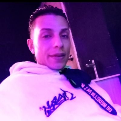 soy joven mido 178 divertido hetero solo mujeres independiente me encanta conocer personas y hacer amistades hetero paypal :
@jzuluagatobon