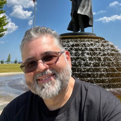 irizarr27219's profile picture. 