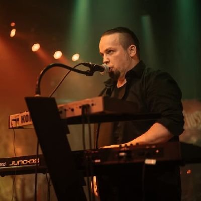 MMEntwined's profile picture. Musician, Time Traveler... Vox, Synth, & Musician for @inherentlyLost . F@#$ Head at @EntwinedRecord