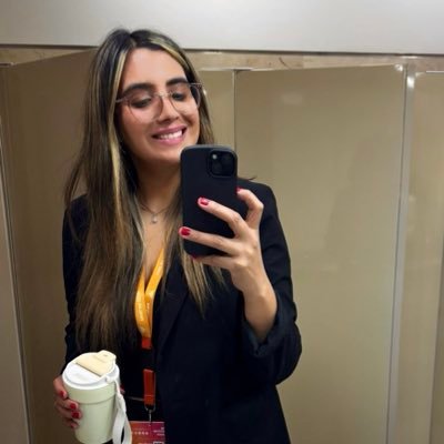 Lic Comunicación @FicUdelar |Fijate siempre de qué lado de la mecha🔥 estás #Activista #Feminista 🇺🇾 Mamá #AIJ #JIA | MKT @anteldetodos (opiniones personales)