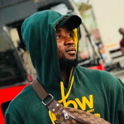A professional painter , wall skimmer, textured wall design vinyl floor and many more . MAN UNITED FAN …. MUSIC LOVER 📍no.1 SARKODIE FAN LET’s vibe .