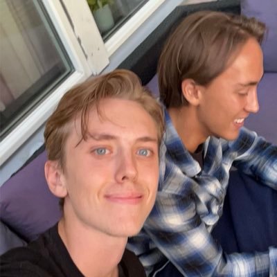 Axelblom_'s profile picture. 