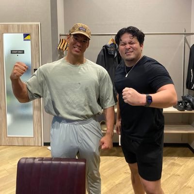 174cm 102kg 名古屋のfiteasyに生息している野良トレーニーです とにかく強くなりたい BP220 SQ260 DL290