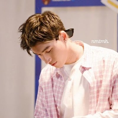 NgcPhngTrn98837's profile picture. 