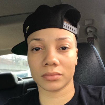 LiteSkinnedSlim's profile picture. 👟lover. 🏀 coach. 🌏 traveler. Doctoral student 👩🏽‍🎓. Black woman in healthcare #1881 #androgyny #LakeShow #LightItUp