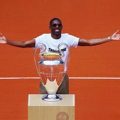 laristophobe's profile picture. 