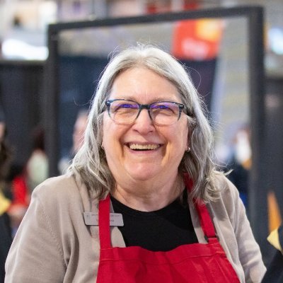 SueRidewood's profile picture. 