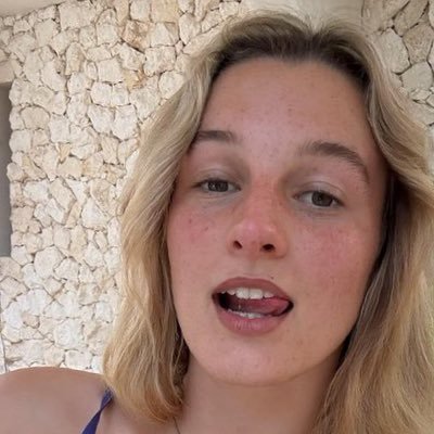 Carly1315090's profile picture. 19 // NYC 🇺🇸//✨Peek daily content // DMs 4 OF exclusive fun & private chats (@itscarlyj)